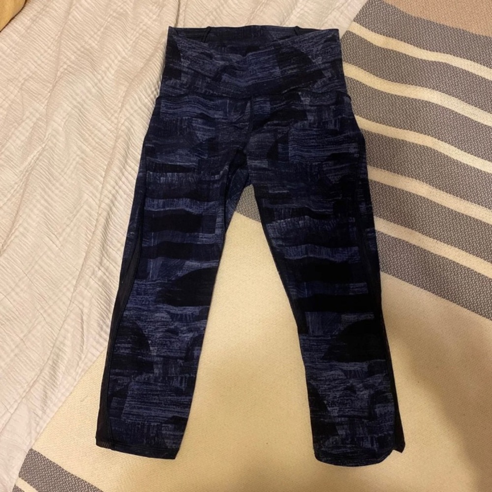 Lululemon leggings size 4
